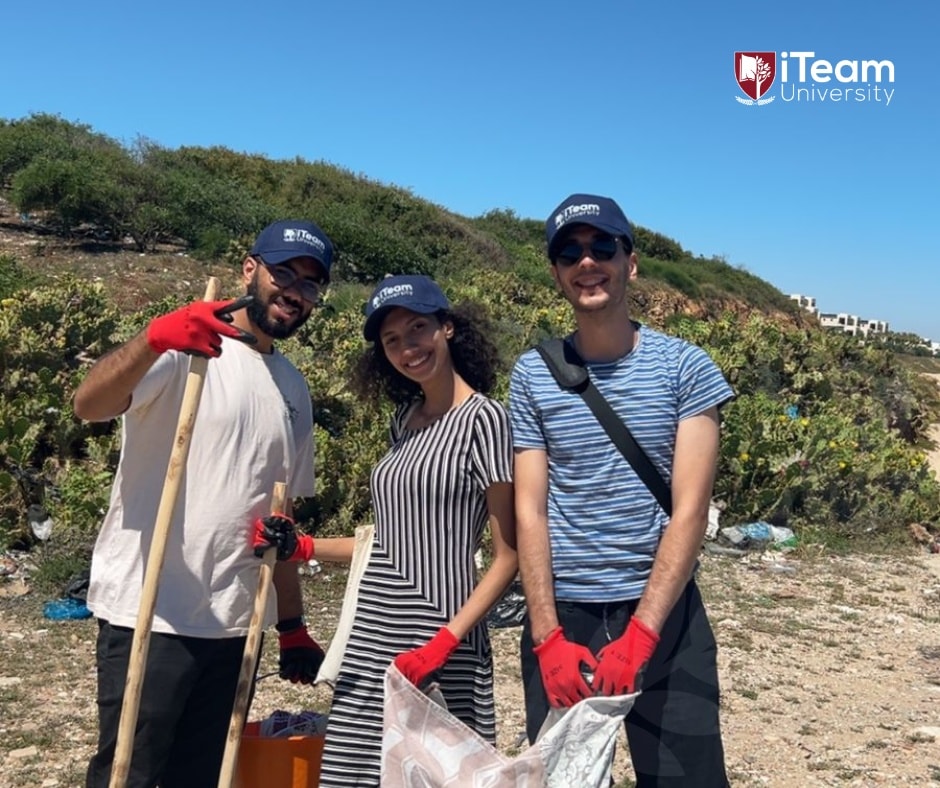 &Eacute;tudiants iTeam University participant au EY Clean Up Day 2025 &agrave; Tunis