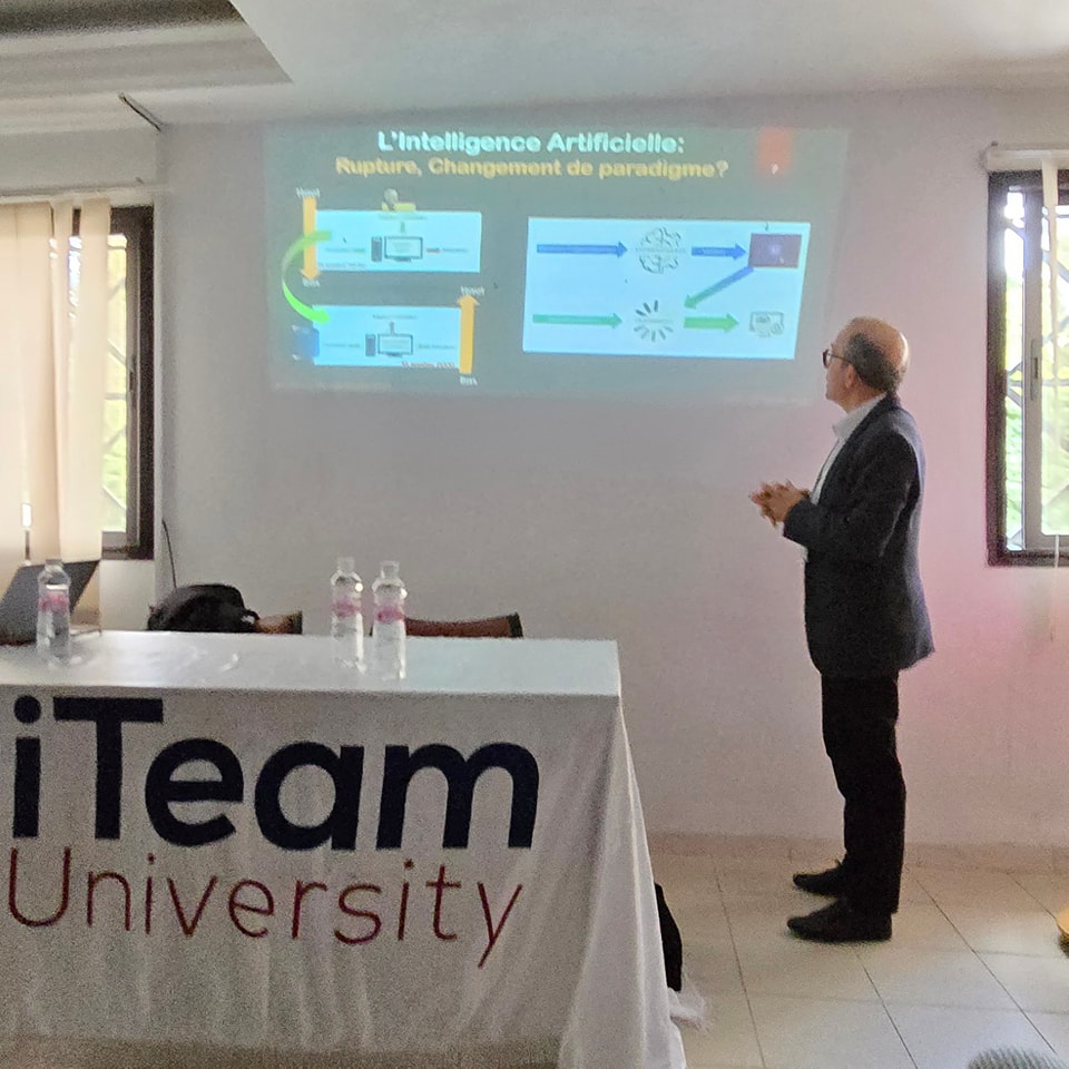 Participants &agrave; la conf&eacute;rence IA et &Eacute;thique &agrave; iTeam University