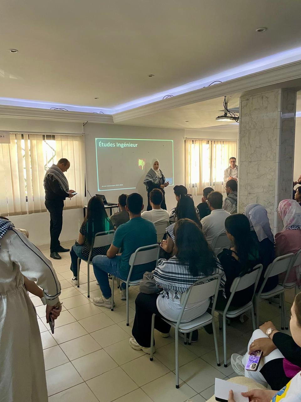 Journ&eacute;e d'int&eacute;gration iTeam University - &eacute;tudiants en amphith&eacute;&acirc;tre