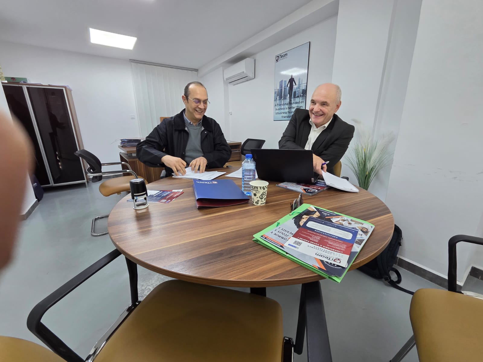 Signature du partenariat iTeam University et EG@ - vue d'ensemble