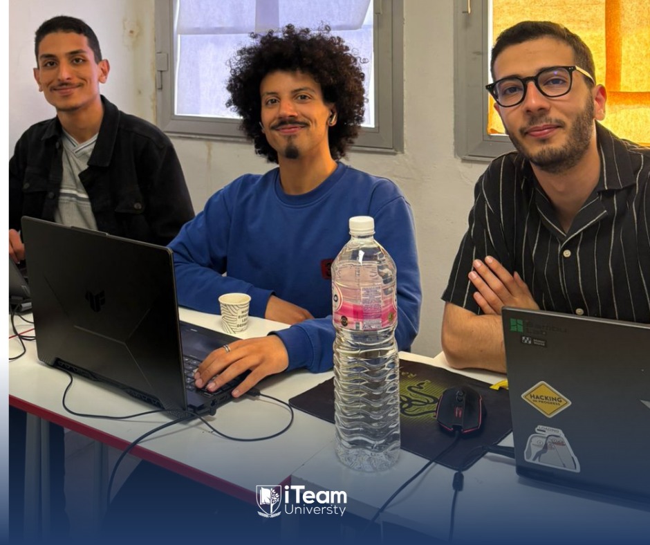&Eacute;tudiants en cybers&eacute;curit&eacute; sur leurs postes - SAW CTF 1.0 iTeam University